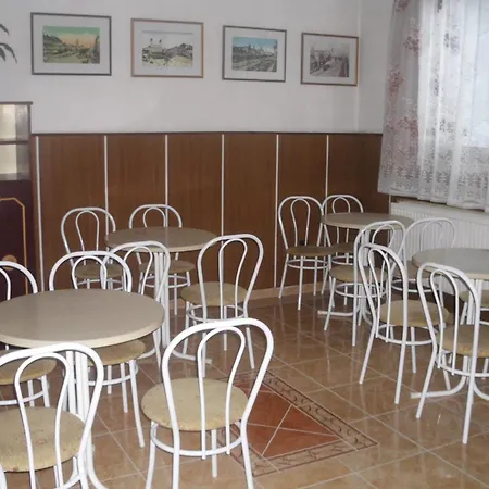 Pensiune Stop Panzio Debreţin