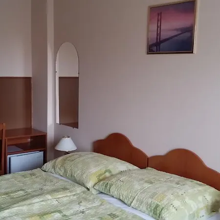 Pensiune Stop Panzio Debreţin